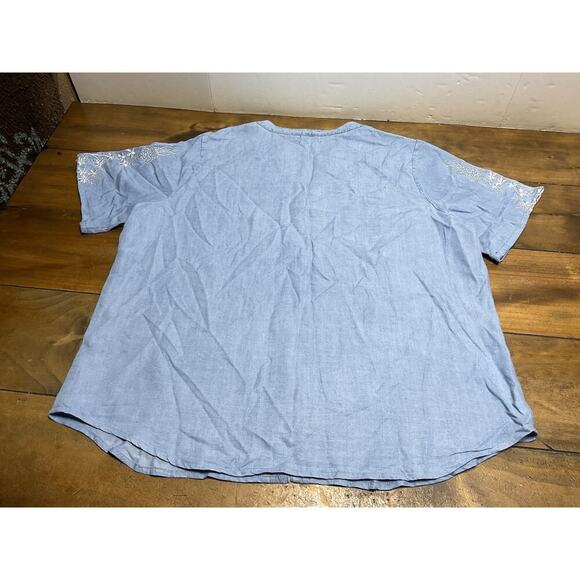 Anthropologie Kindred Women’s Chambray Floral Embroidered Shirt Plus Size 1X - Picture 10 of 10